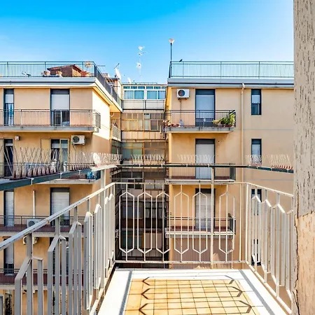 Charme & Bright Apt - Balcony *