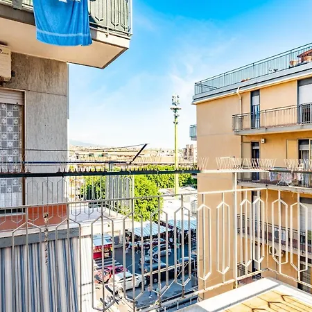 Appartement Charme & Bright Apt - Balcony Catánia