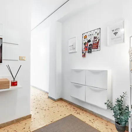 Charme & Bright Apt - Balcony