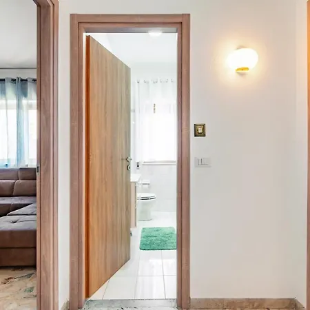 Charme & Bright Apt - Balcony