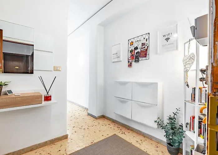 Charme & Bright Apt - Balcony