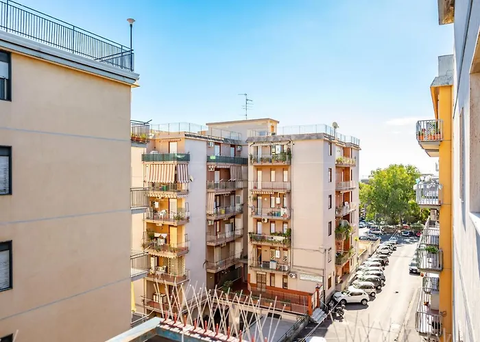 Charme & Bright Apt - Balcony Katania