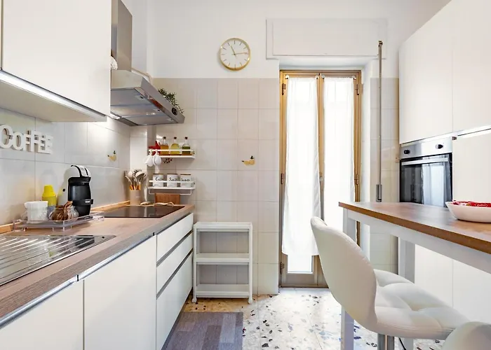 Charme & Bright Apt - Balcony Apartament